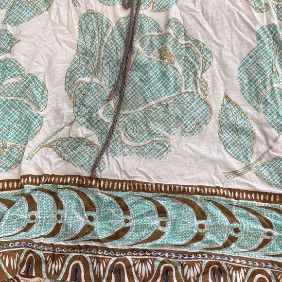 Neutral Earthy Toned Relaxed Boho Floral Tank Top - Picture 5 of 6